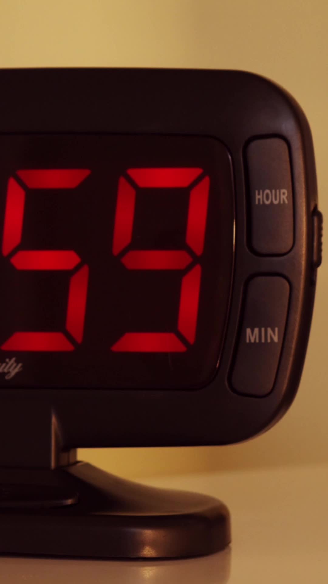 HOUR MIN