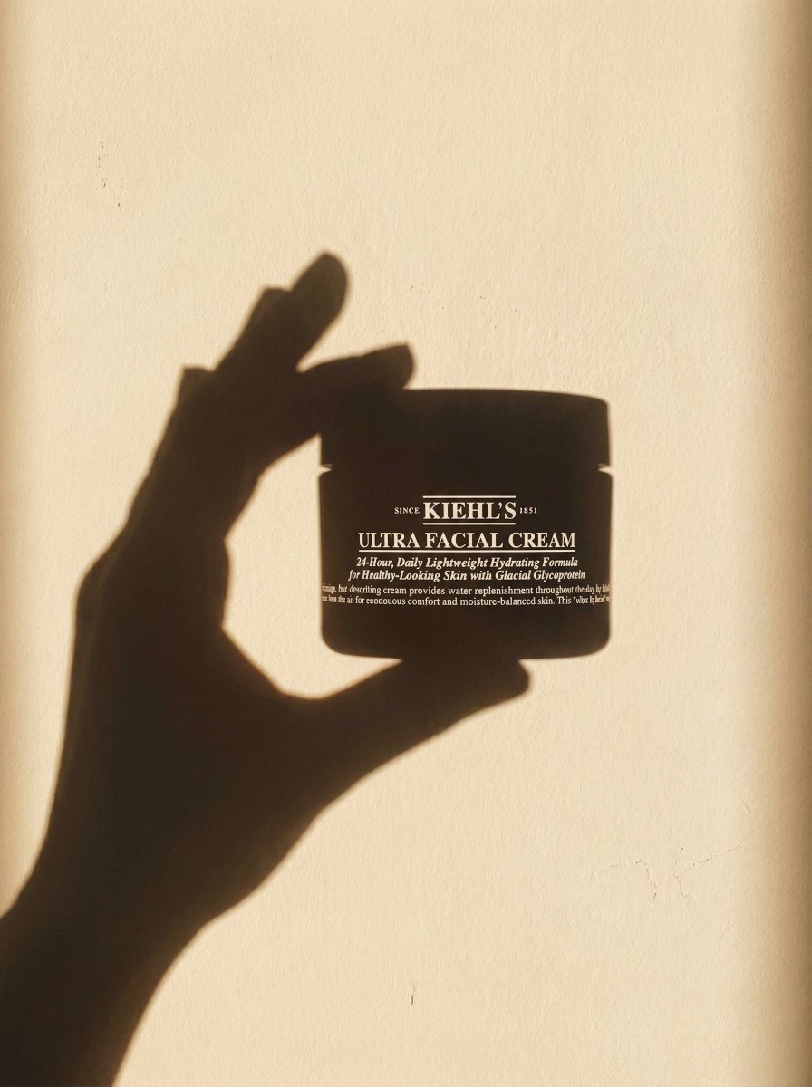The product’s silhouette precisely in the shadow
